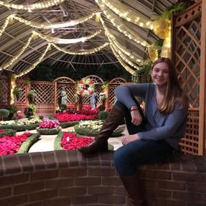 Meet your Posher, Laura